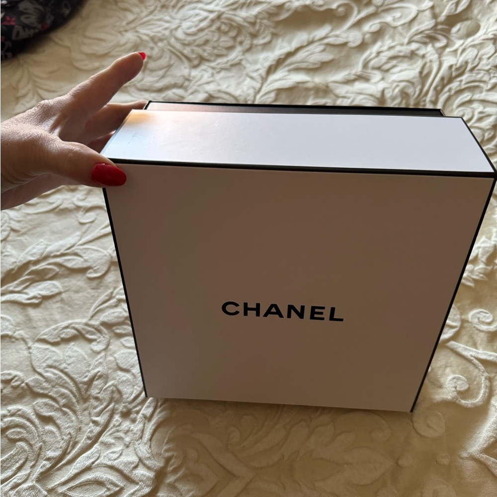 Chanel Storage Box - Picture 3 of 4